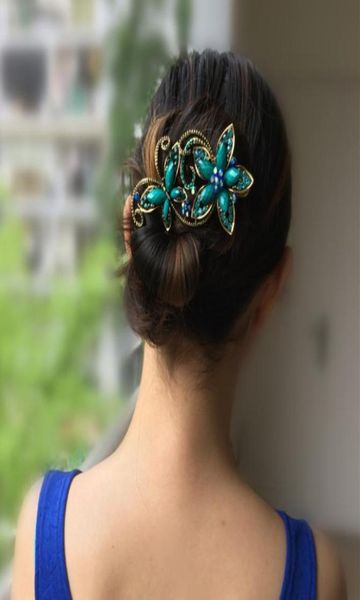 Metall Strasssteine ​​Haarclip Vintage Bronze Schloss Schmetterling Haarklaue Retro Blumenhaargrip Frauen Schmuck 9624824