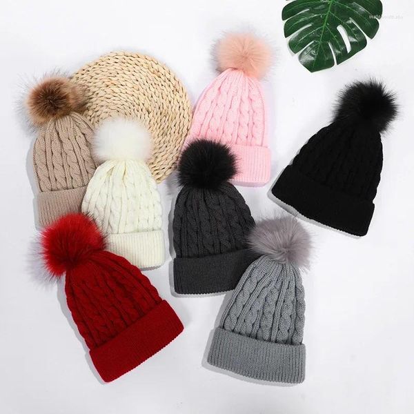 Boinas de personalidade feminino selvagem feminino pom pom poms chapé grão beanie de alta qualidade inverno quente capô ao ar livre raminando a tampa de malha à prova de vento