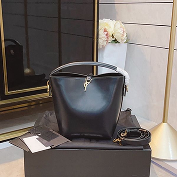 Lady Luxurys Mini Bucket Bag Wildleder -Kälberkalbsleder -Ledertasche mit einem Metall Cassandre Haken Verschluss Top -Qualität echter Wildleder -Umhängetaschen 37 Größen 17*22 cm