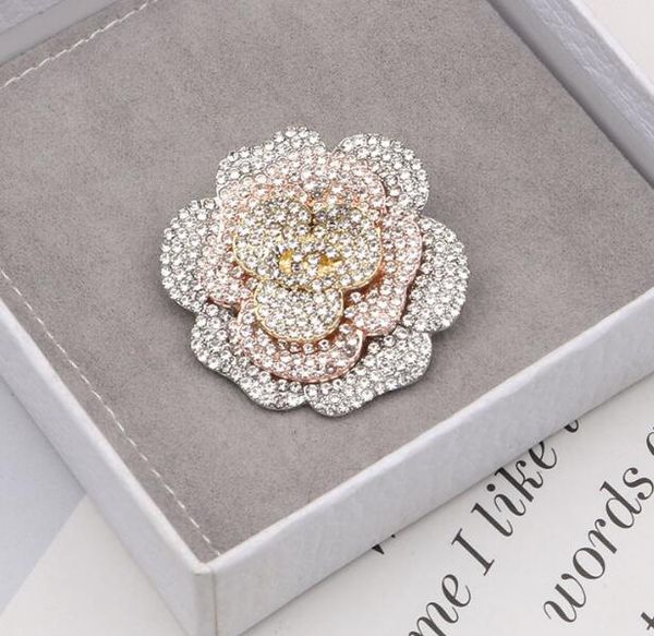 Charm Designer Broschen Pins Mode Berühmte C Doppelbuchstabe Broschen Blumen Charm Luxus Pin Kleidung Schmuck Accessoires