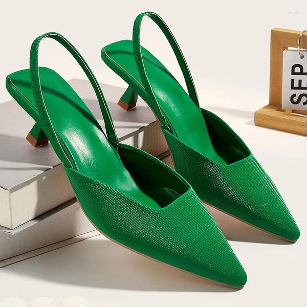 Sapatos de vestido 2024 Mulheres verão Sandálias verdes de slingback bombas Lady Low Heels Alto Ponto de Toe Design Mules Tamanho 35-43