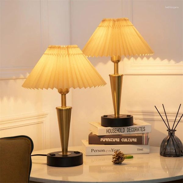 Lampade da tavolo Touch interruttore postmoderno lampada americana soggiorno decorazione decorazione pieghettata camera da letto camera da letto