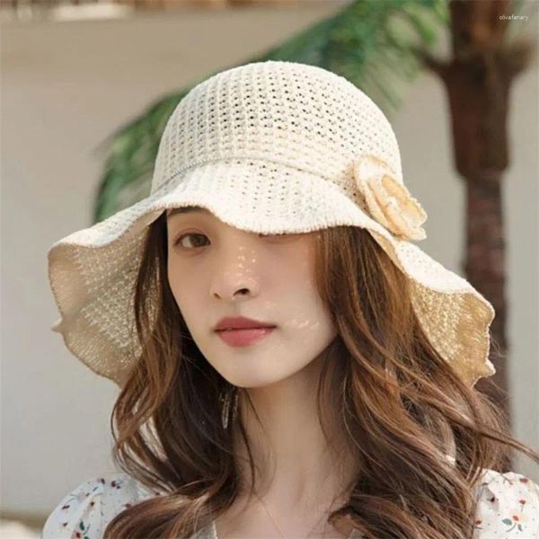 Berets Weave Women Fisherman Hut hohl Sonnenschutzkante Eimer für Blumenhäkelsonne Frauen Reisen Reisen