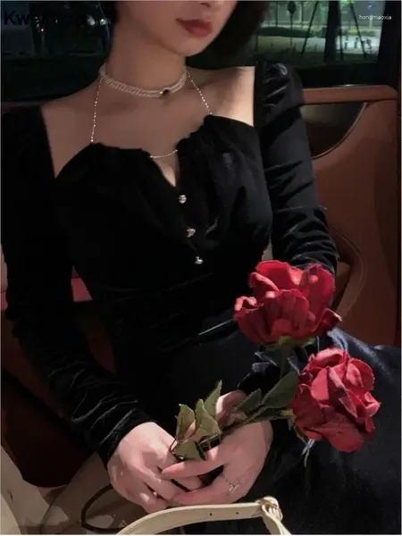 Abiti casual Vintage Black Velvet Abito da sera da sera Elegante manica lunga Y2K Hollow Out Women Women Corean Chic 2023 Autunno