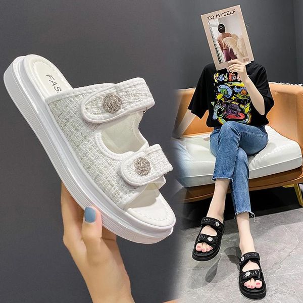 Heels 2022 Neue Frauen Sandalen kostenlos Versand koreanischer Modeplaid dicke alleinige Hausschuhe flache Schuhe Bereitsvorrat