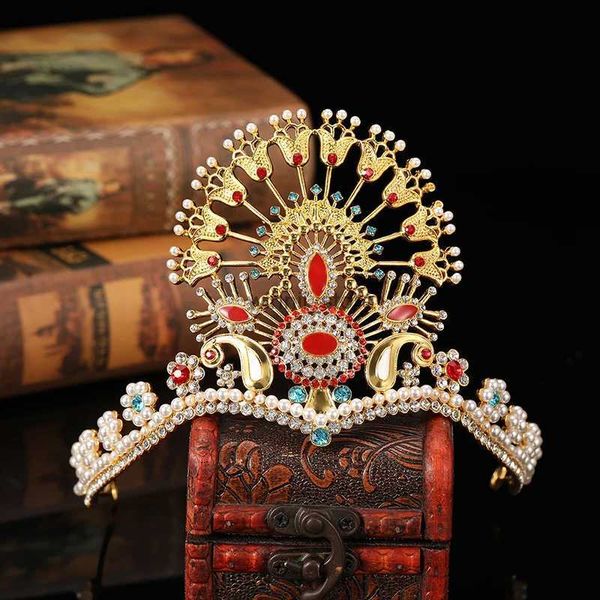 Andere indische ethnische Stilkristallkronkronte Luxus Hochzeitskleid Strass nachahmische Perlpearl Tiara Haar ornamentl231220