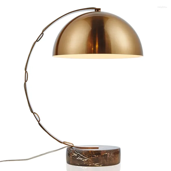 Tischlampen Einfache Lampe Moderne Goldplatte Metall Farbschreibtisch Werkzeug Dekoration Lampe Kreativ E27 3W LED -Lampe Nordic Light