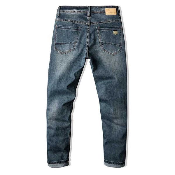 Jeans masculinos Italian Vintage Design Jeans masculino Cor escura Fit Cotton Denim Jeans Ripped Jeans para homens Jeans clássicos Homme J2312222