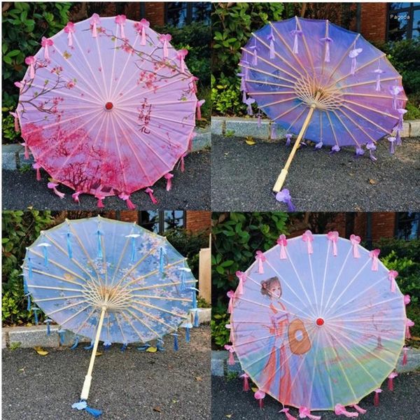 Regenschirme Antike Hanfu Tassels Blütenblatt Tanzprops Seiden Qipao Landebahn zeigt Ölpapier Regenschirm Windschutz Sonnenschatten