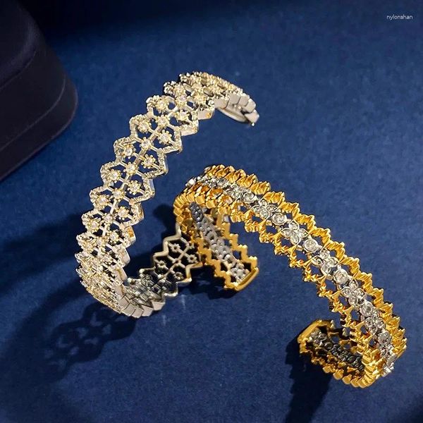 Bangle europeia e americana Estilo italiano Padrão de renda esculpida Hold Bracelet