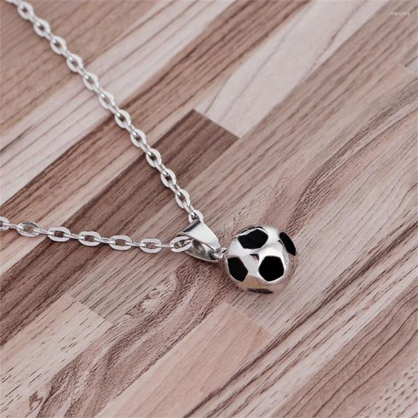 Collane a ciondolo Fashion Fashion 3D Soccer Cascio per uomini Donne Cine Football Clavicle Chain Choker Switer Sports Amante Gioielli