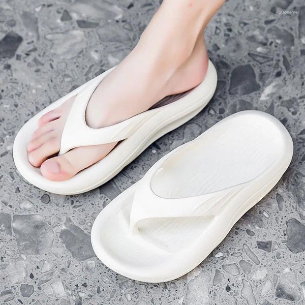 Hausschuhe für Männer dicker Soled-Strand-Strand-Flip-Flops-Großhandel ohne Schlupf-Außenbekleidung Sommersandalen atmungsaktive Eva draußen