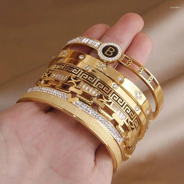 BANGGLE 316L Lettera in acciaio inossidabile B braccialetti per donne marca di moda gioielli fiori cavi geometrici braccialetti accessori per feste