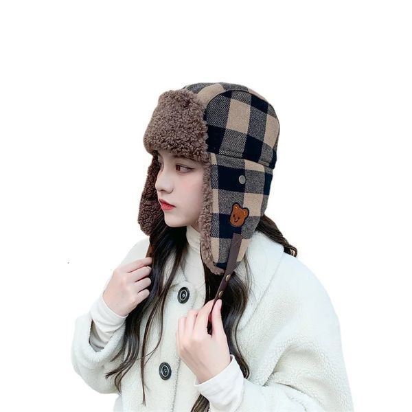 Cappello bombardiere a quadri per le donne portano ricami shearling russia happer cappello inverno inverno cavalcano cappello da paracadupali caldi 231221