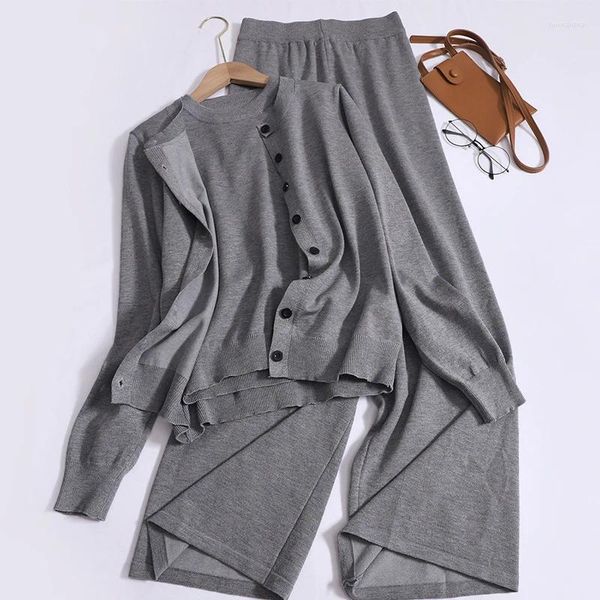 Pantaloni da due pezzi da donna Wdmsna Fashion Knitted Tre Set for Women 2023 Autunno/Inverno Button Cardigan Tank Top Gamba larga