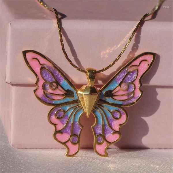 Collane a ciondolo creativo quattro tipi di colori per farfalla Donne Personalità Squisite Gioielli regalo per l'anniversario