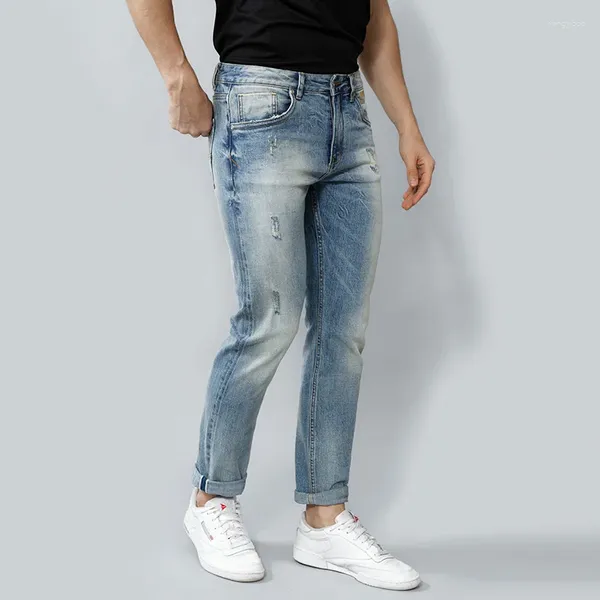 Jeans masculinos Italian Vintage Fashion Retro azul claro Slim Fit Men Ripped Men de alta qualidade Designer Redline calça denim de algodão