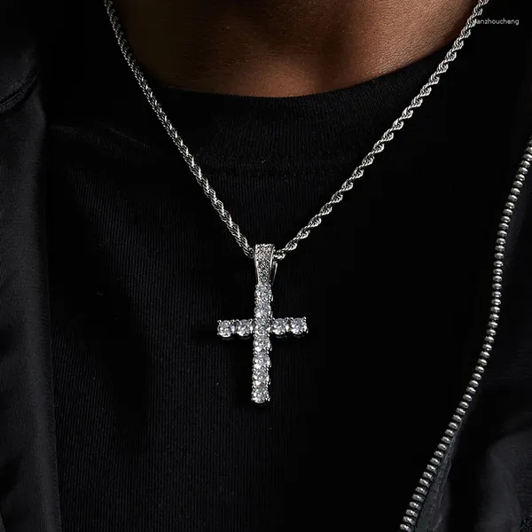 Colares pendentes Hiphop Punk Full Zircon Cross para homens Cadeia de corda de aço inoxidável Oração de design simples Jesus colarinho E863