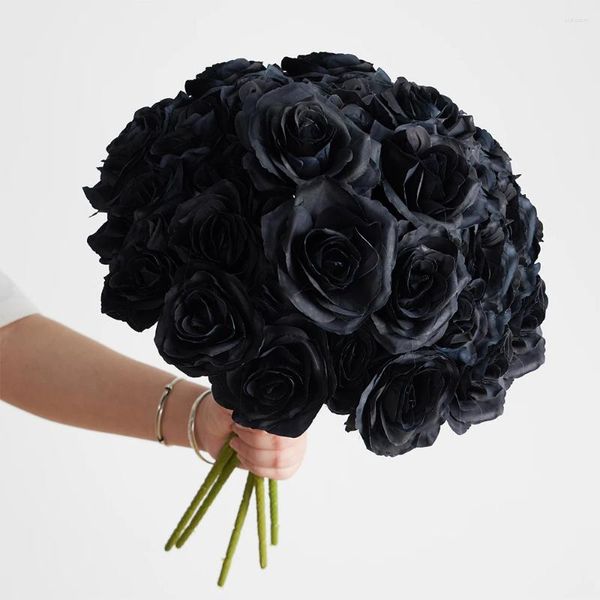 Декоративные цветы черная шелковая роза Роза искусственная невеста Свадебная рука, держащая букет для вечеринки, домашний сад, декор Хэллоуин, декор Хэллоуин