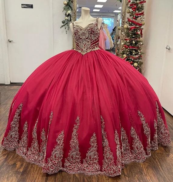 Планты Quinceanera темно -красное выпускное вечеринка на бальный платье на заказ на молнии на молнии плюс размер Новый Вестидо де для сладкого 15 рукавов хрустальный кусочек из бисера