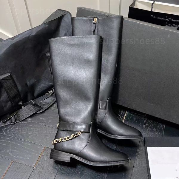 High Boots Designer Женская цепная цепная кожа резинка высокие коленные сапоги квартиры Knight Boots Martin