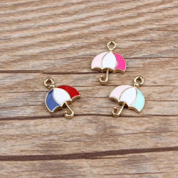Ciondoli 10pcs in metallo misto in metallo a tre colors pendenti ornamenti perle per orecchini per braccialetti.