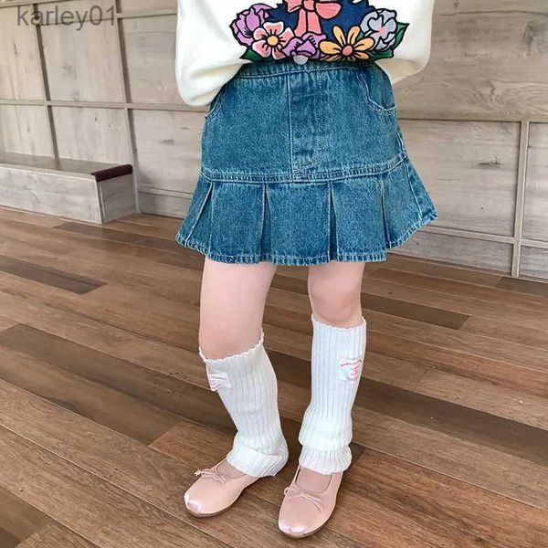 Gonne bambine ragazze a-riga in linea coreano in denim corta artifici pieghettate pieghevoli jeans jeans cowboy in stile vestiti blu da 2 a 12 anni yq231223