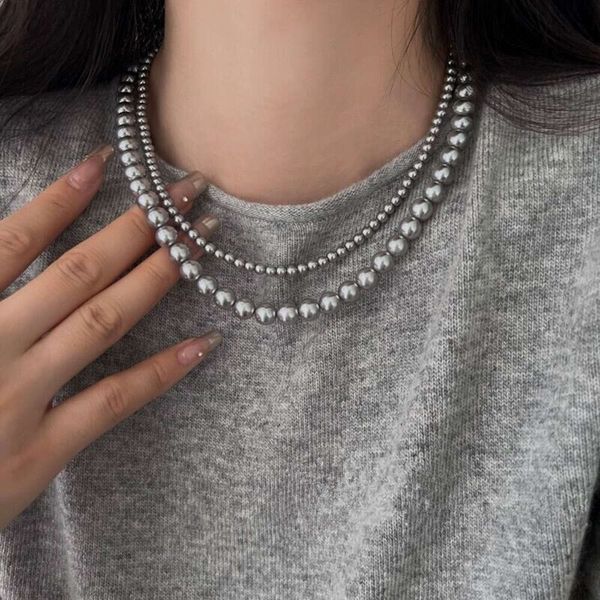 Halskette Designerinnen Frauen Retro graue Perlenkette Frauen High -End -Stil vielseitiger Pullover Kette Leichte Luxus und kleine Menge Neckant