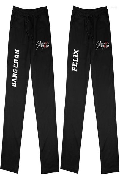 Calça Men039s Straykids coreanos Kpop Stray Kids Solid Black Mid Casist Elastic Loose Unissex Sports Casual Jogging Pantas de moletom longas6880153