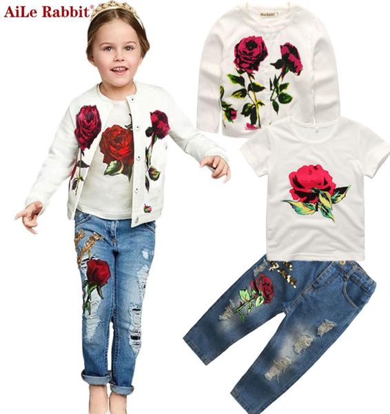 Aile 2017 Herbst neueste Mädchen Kleidung Anzug Jacke T -Shirt Jeans 3 PCs Set Fashion Rose Cardigan Tops Pailletten Kids Coat1733666