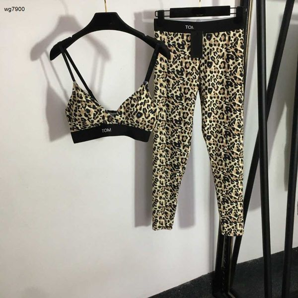 Roupas de marca de faixa de luxo para mulheres para senhoras de verão leopardo letra de letra de estampa de fita colete+calças elásticas leggings 23