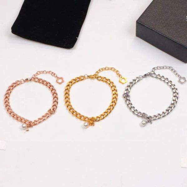 2021 Mulheres Moda Letra do comércio exterior LOVE PARA PARA MODELES MODELOS LUXO MOLENTES Multi-Accessórios 316L Aço inoxidável 18K Bracelets de rosa de prata dourada 18k