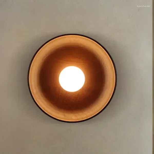 Lâmpadas de parede Nórdicas Decoração de casa moderna da casa Soldana de madeira maciça Luzes de arco de arandela LED Corredor de design simples Lustres