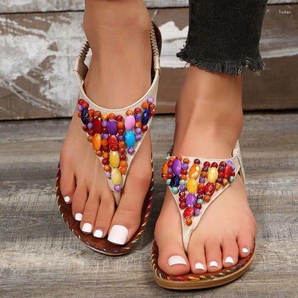 Sandalet renkli boncuklu bohemi kadınlar yaz 2023 plaj moda düz topuklu klips ayak parmağı Sandalyas mujer yumuşak dip Roma ayakkabı kadın