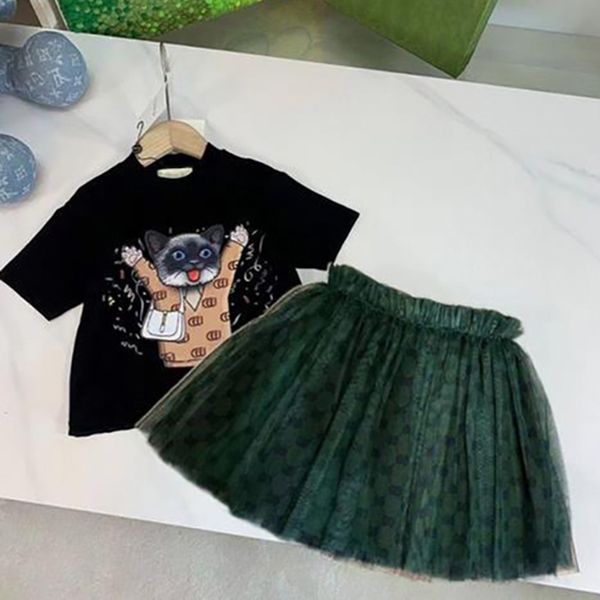 moda lüks tasarımcı çocuk set tişört perde İngiliz moda ceket yaz çocuk hazineleri ve pamuklu iki parçalı tasarımcı kapüşon etek