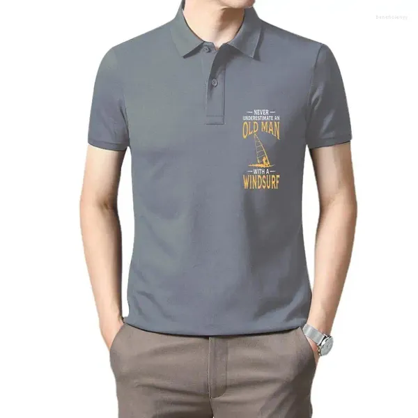 Os polos masculinos nunca subestimam um homem velho com uma camiseta windsurf menino de camiseta vintage Casual Casual O pescoço puro algodão