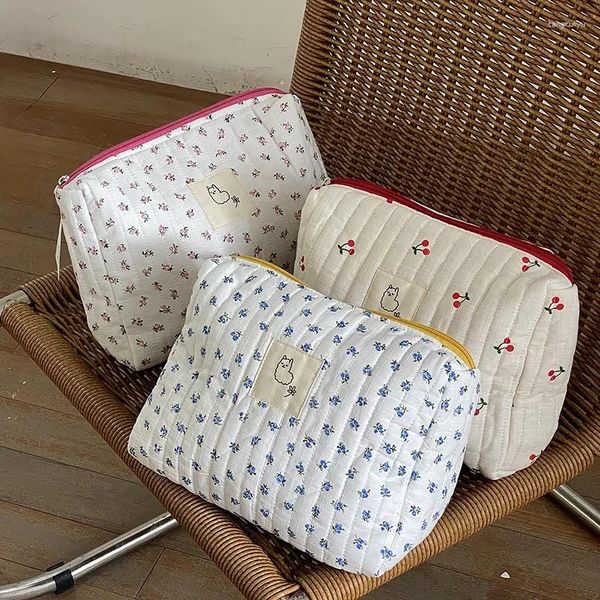 Bolsas de cosméticos Bolsa de maquiagem coreana para mulheres para mulheres, higienes de beleza portátil Caso de beleza feminina Cotton Bolsa Floral