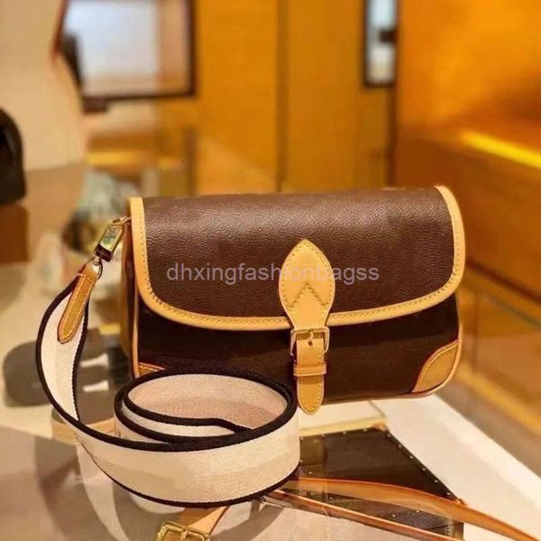 Diane Bag Fashion Women da 24 cm Brand Brand Design Bullo per donne Borse Borse Lady Messenger Luxury Designers Crossbody Tote Wallet