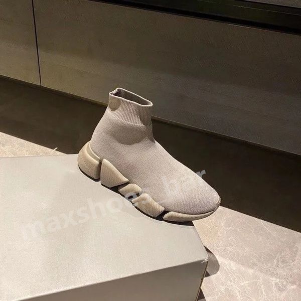 2024 MAIS MENINOS Designer de meias de mosca Sneakers Plataforma Casual Sapatos Treinadores de Tênis de Casal Casal Tênis Tênis Caminhando 1.02.0 Botas de plataforma Running 35-46 M24