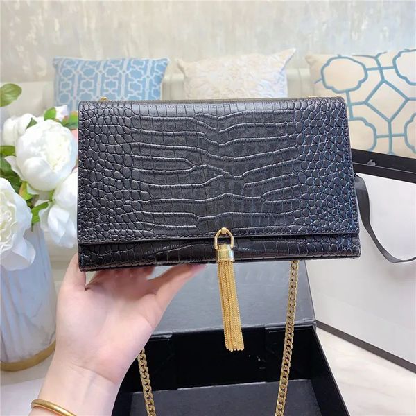 Klasik Tasarımcı Kadın Moda Trend Çanta Omuz Crossbody Çanta Günlük Çok Yönlü Timsah Deri Pürüzsüz Kadınlar Crossbody Bag Business Retro Çanta