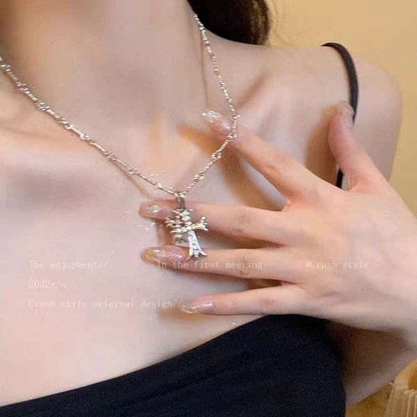 Ch tasarımcı çapraz kolye kolye kromları lüks uzun kadın yeni benzersiz stil yaka zinciri aksesuarları kalp kazak sevgisi hediye sanskrit moda 2024 wu81aq5j