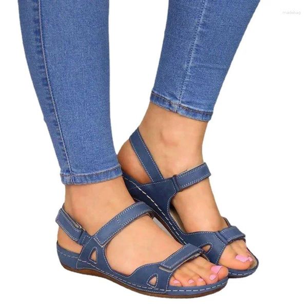 Sandalen Frauen flache Schuhe Sommer Feste Farbe Offener Toe Hakenschleife Freizeitplattform Plus Size Ladies