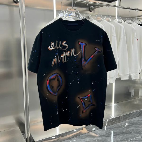 V-L Marka Boya Graffiti Yaz Erkek Moda Tasarımcısı T Shirt Sıradan Erkek Kadın Gevşek Tees Baskılı Mektuplar Modeli Kısa Kollu Üst Lüks Erkekler Gevşek Tişört 496