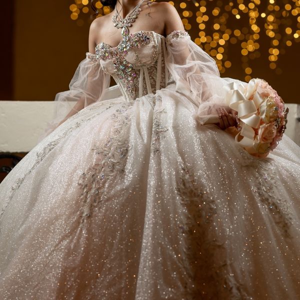 Fildişi prenses quinceanera omuz dantel aplikler kapalı elbiseler boncuklar korse balsası tatlı 16 17 doğum günü vestidos de 15