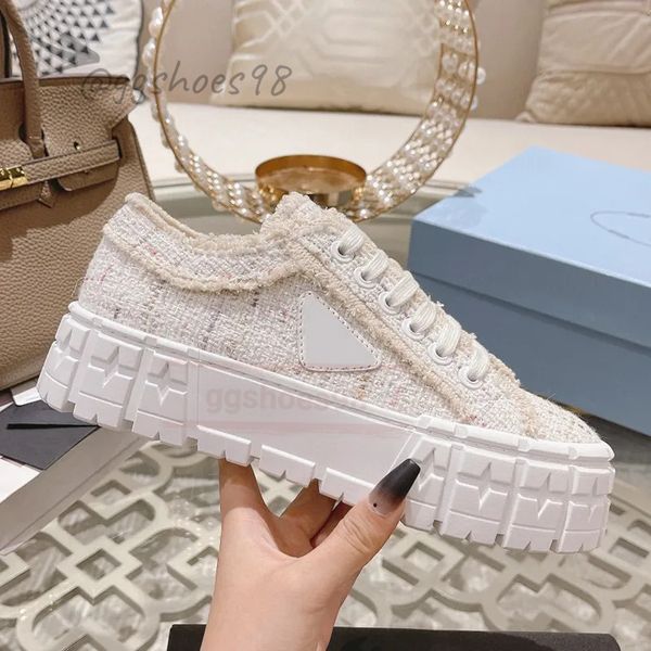 Luxo esportes sapatos casuais viagem moda triângulo logotipo branco mulheres sapatos planos rendas até tênis de couro pano ginásio treinadores plataforma senhora tênis