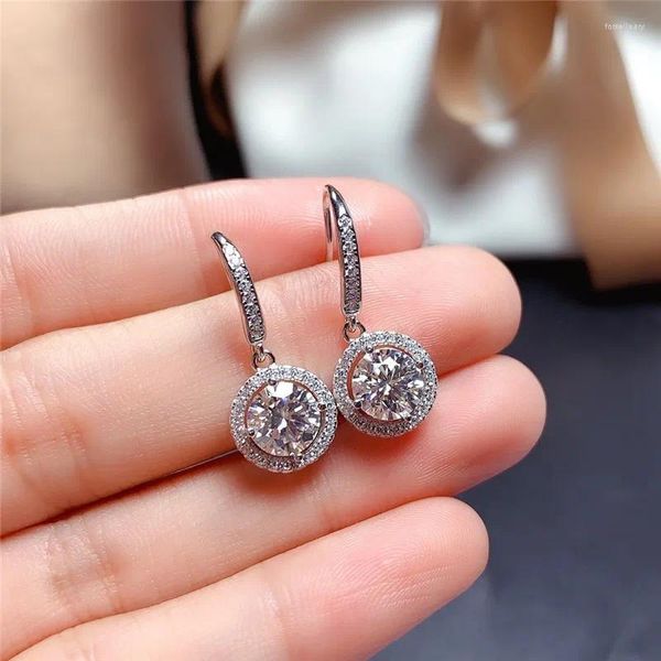 Brincos de balanço redondo excelente corte 1 teste de diamante de diamante passado d cor boa clareza moissanite gota prate s925 jóias femininas casamento