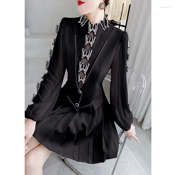 Vestidos casuais vestido de estilista de moda primavera outono lanterna feminina de manga comprida Butterfly Applique Button Elegant Black Pleated