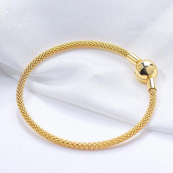 Charm Armbänder 925 Sterling Silber Shine Gold Platted Mesh Wobend Armband mit runden Verschluss für Frauen passen europäische Perlen Schmuck