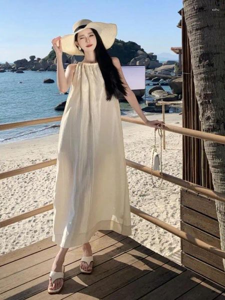 Abiti casual 2023 abito a pieghe per vacanza senza maniche beige coreano elegante estate vintage estate sciolta