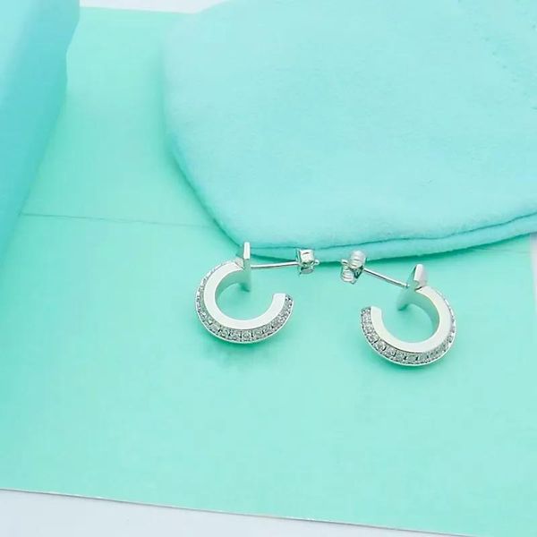 Presente muito caro Brincos pequenos de diamante para mulheres Brincos de designer luxuosos para meninas presentes do Dia dos Namorados Classic Jewelry Earrin